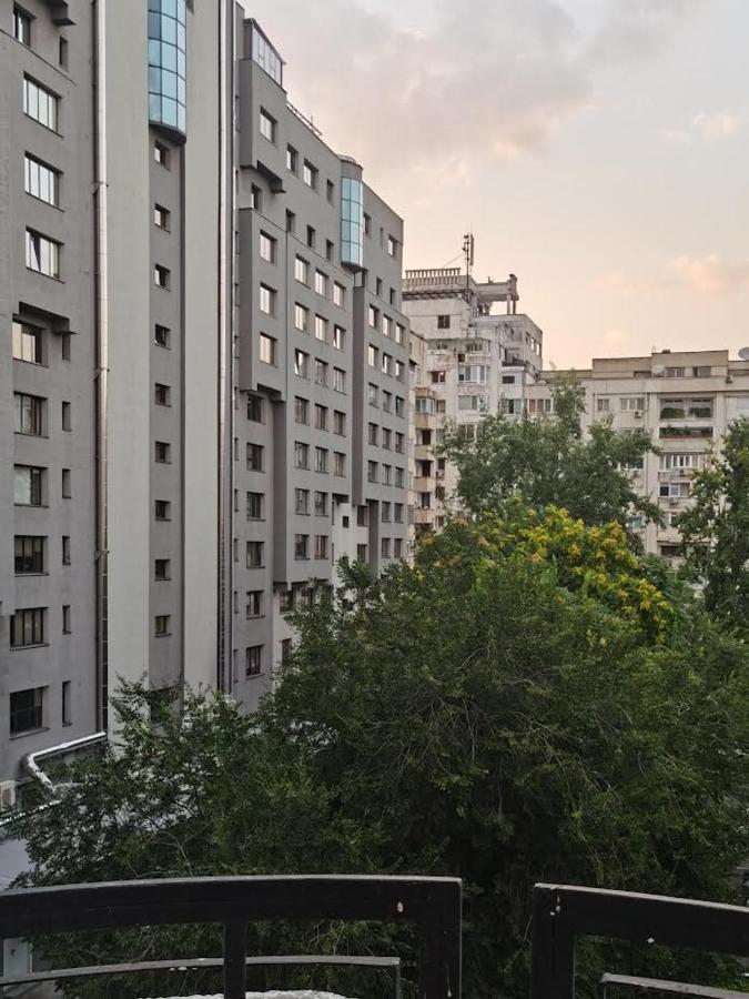 Peaceful Loft Apartment Bucharest Exterior photo
